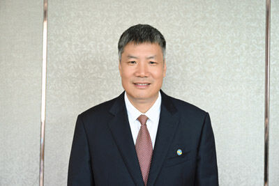 肖  骥